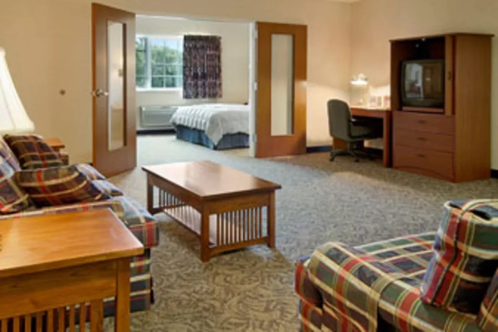 Baymont Inn & Suites DSM Airport Conference Center #11