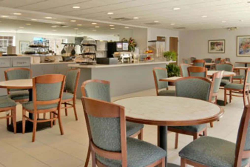 Baymont Inn & Suites DSM Airport Conference Center #27