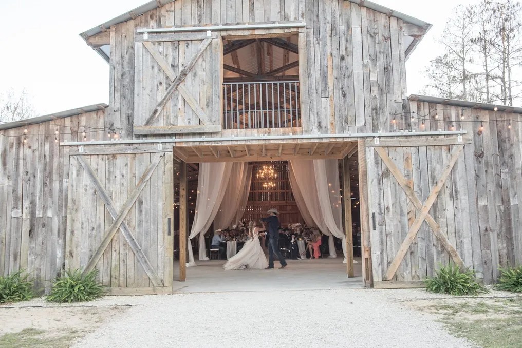 Misty Morning Barn @ Clutch Farms #3