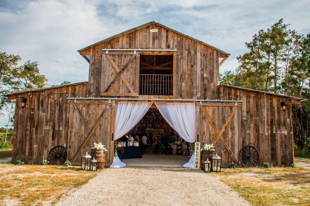 Misty Morning Barn @ Clutch Farms #29