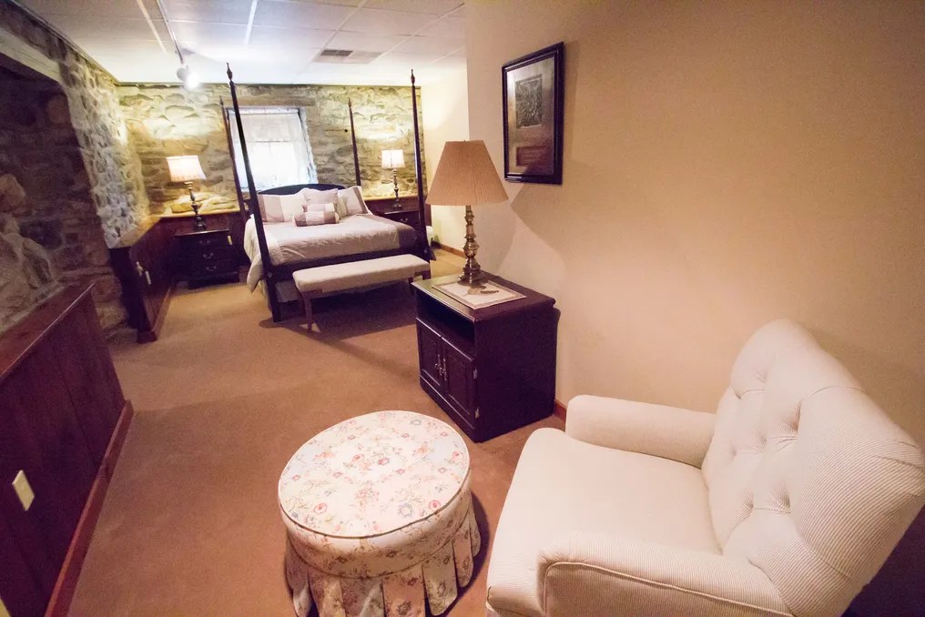 Bally Spring Inn #61