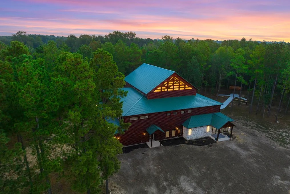 Rustic Rose Hall #8