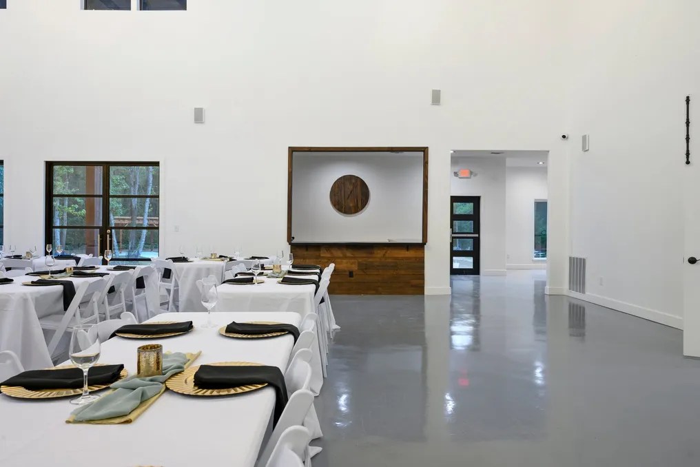 Rustic Rose Hall #19