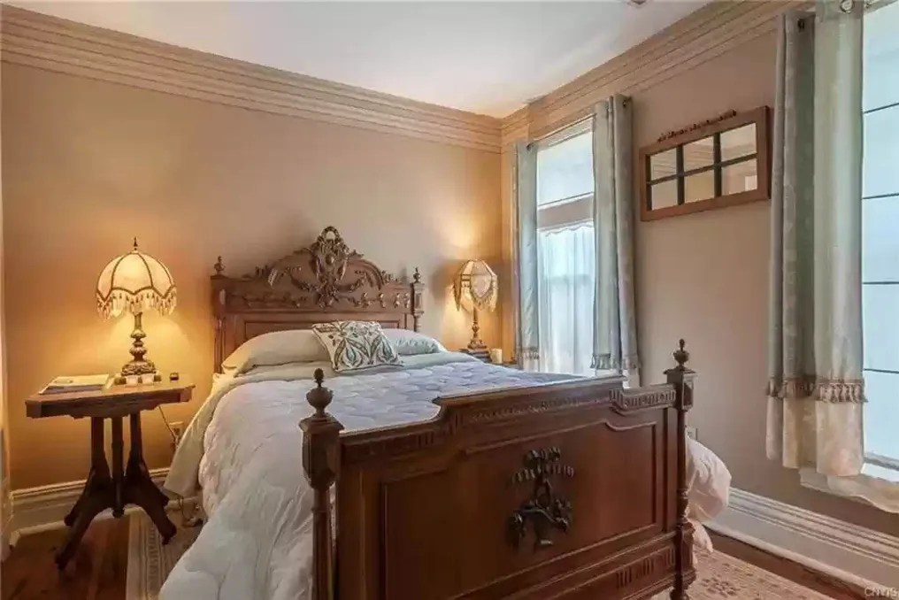 River Edge Mansion Bed and Breakfast #3