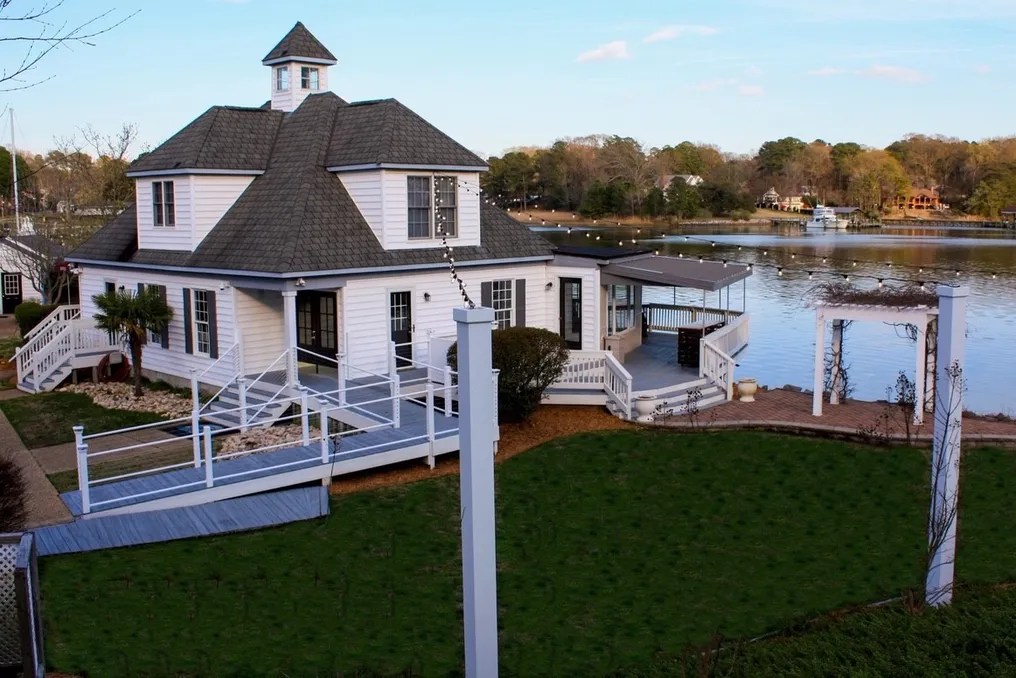 Keffer  Hall at Deep Creek Landing Marina #3