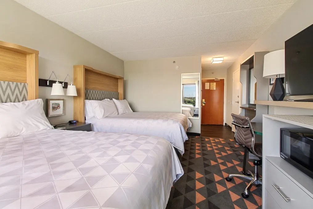 Holiday Inn Crystal Lake #11