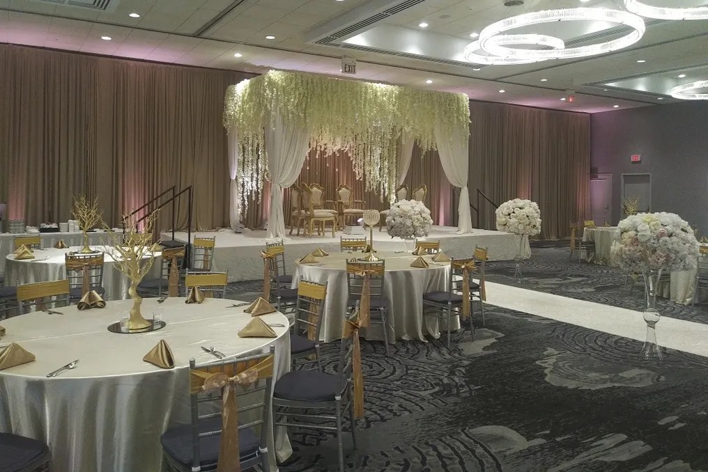 Holiday Inn Crystal Lake #20