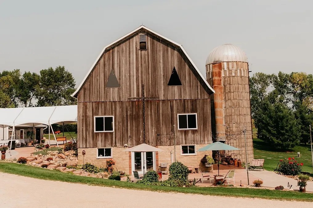 Pond View Barn #10