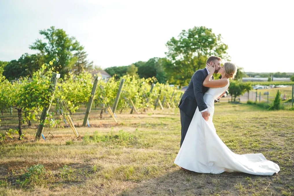 Chankaska Winery - Beautiful Outdoor Weddings All Year #15