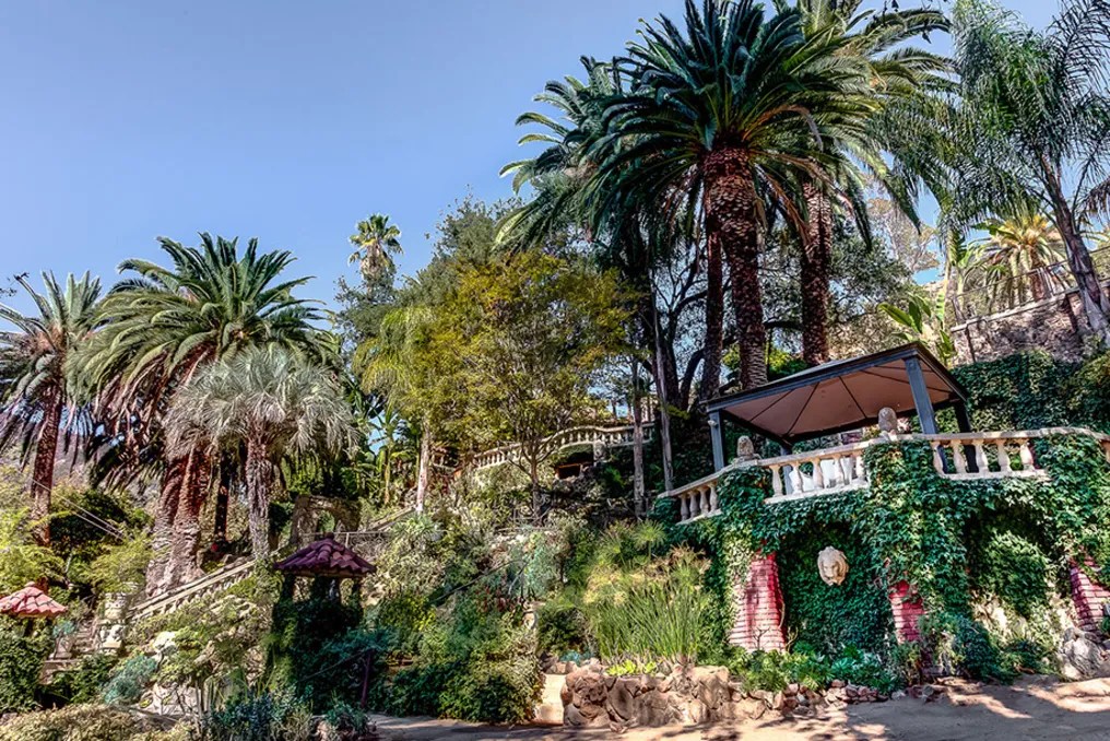 The Houdini Estate #10