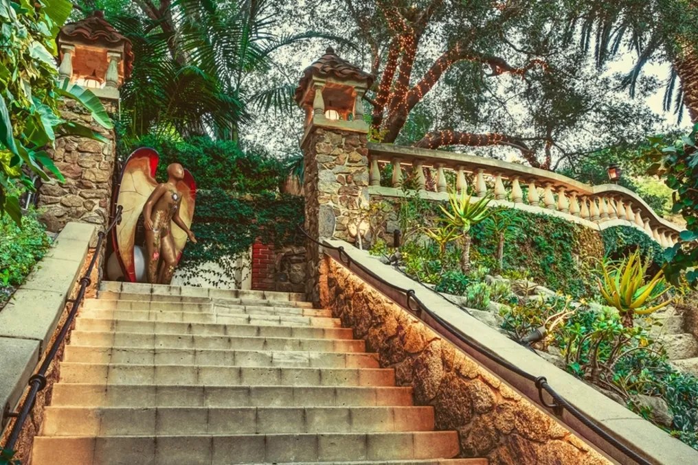 The Houdini Estate #59