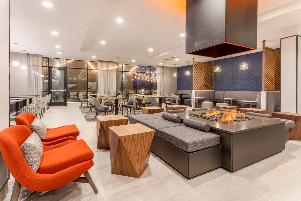 Holiday Inn & Suites - Bien Venu Event Center #2