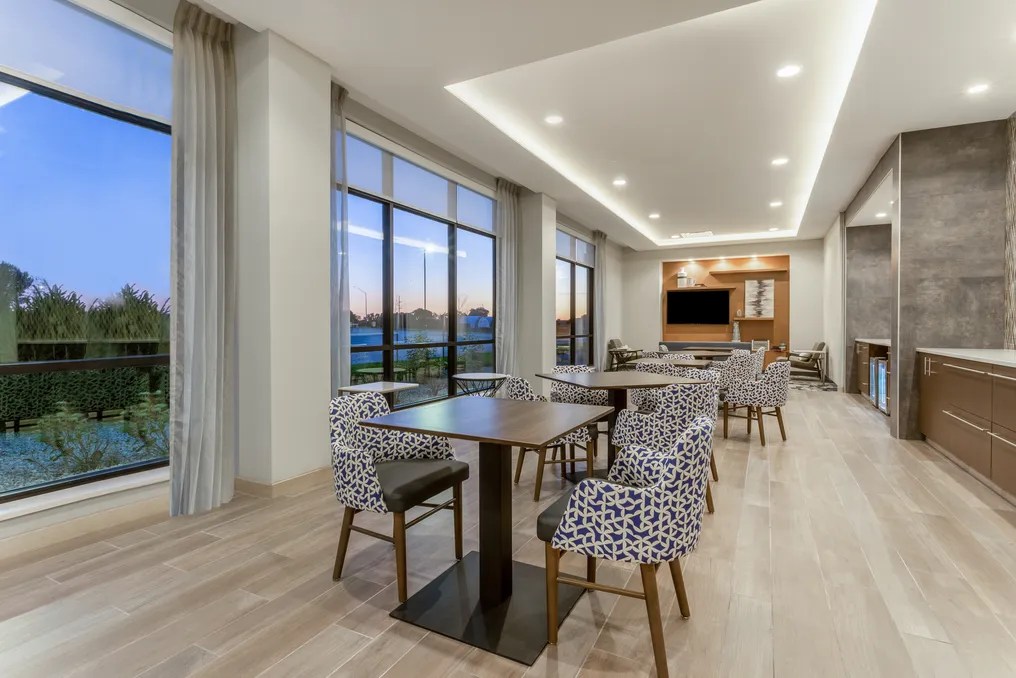 Holiday Inn & Suites - Bien Venu Event Center #4
