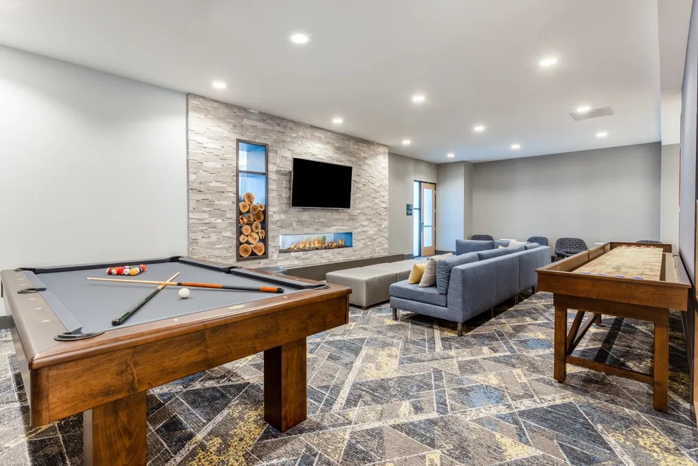 Holiday Inn & Suites - Bien Venu Event Center #6