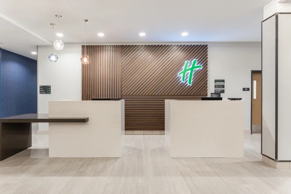 Holiday Inn & Suites - Bien Venu Event Center #20