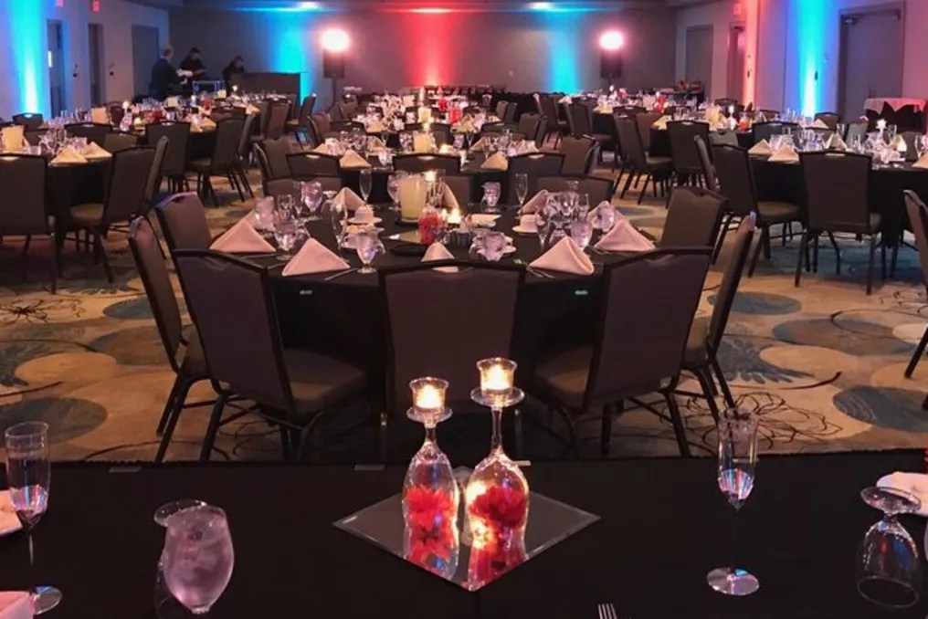 Eastland Suites Hotel & Conference Center #10