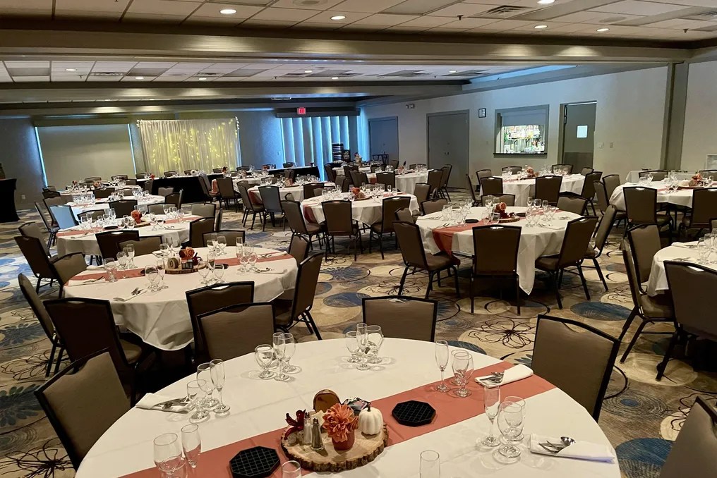 Eastland Suites Hotel & Conference Center #24