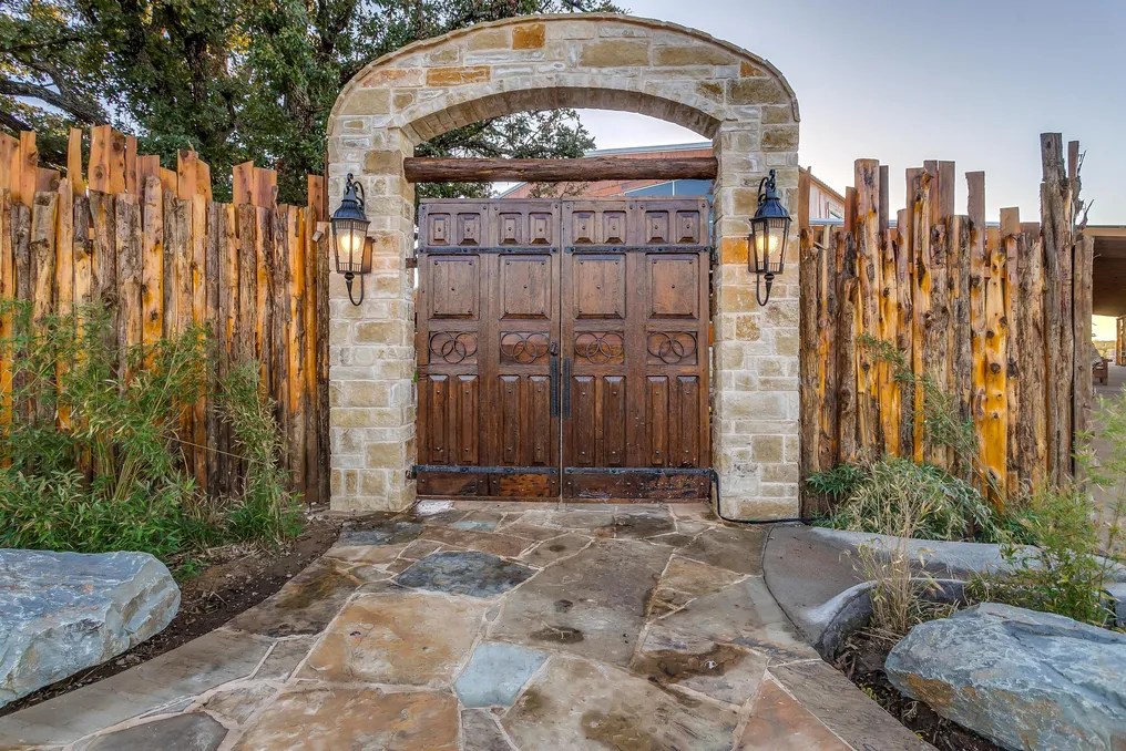 The Loft - Rustic Creek Ranch #26