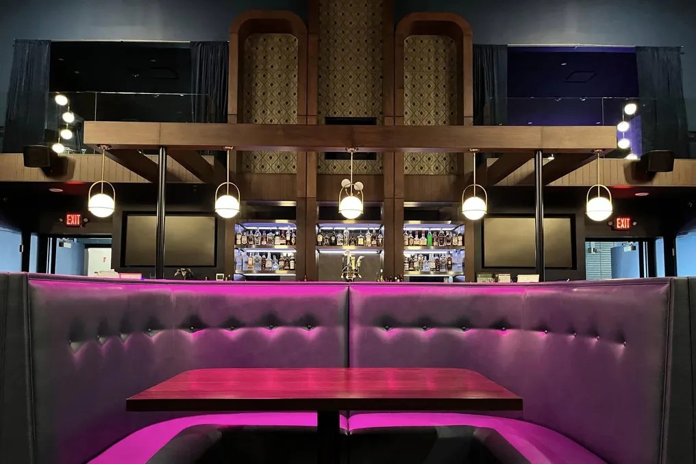 The Lyric Theater Blue Island #8