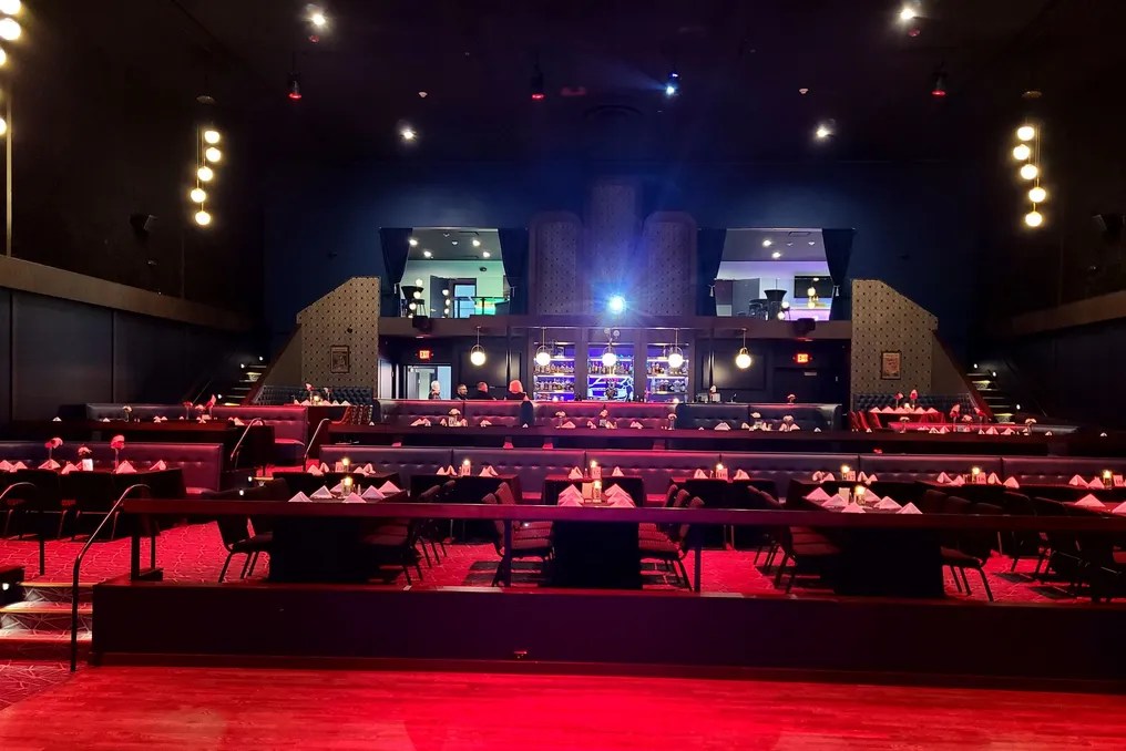 The Lyric Theater Blue Island #9