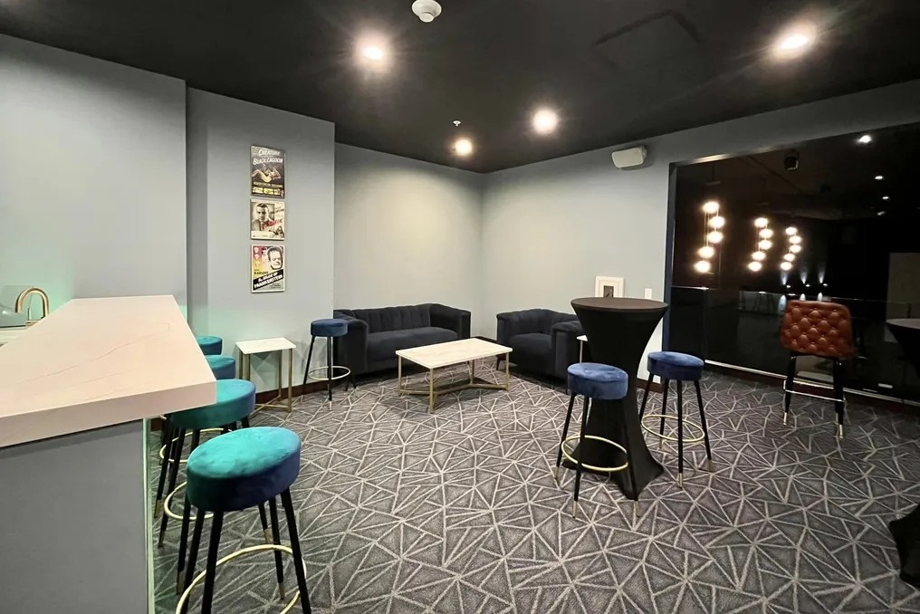 The Lyric Theater Blue Island #14