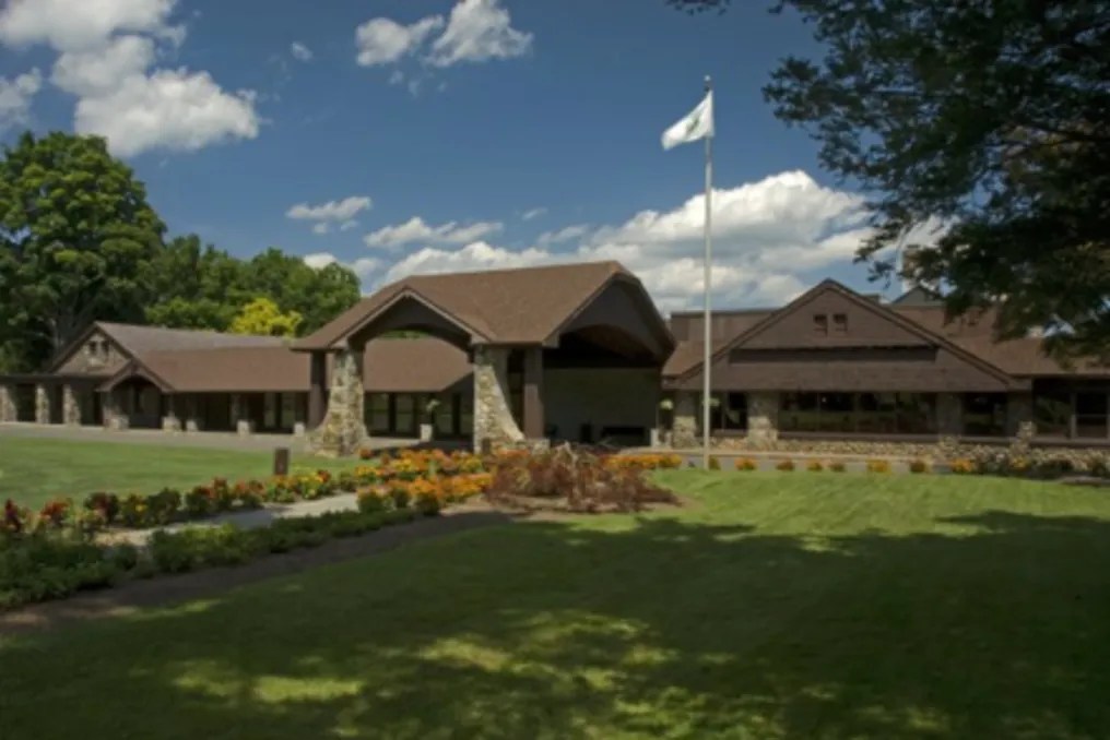 Paramount Country Club #6