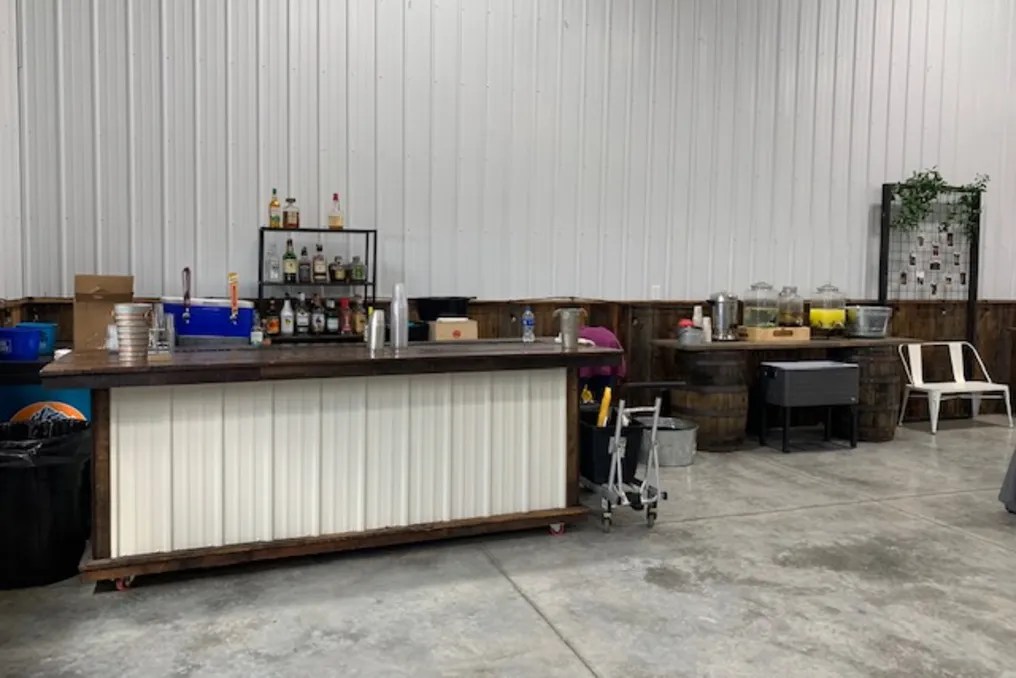Hensley Creek Hangar #27
