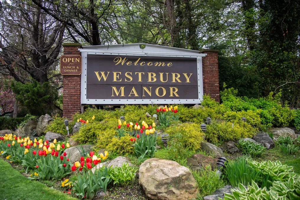 Westbury Manor #102