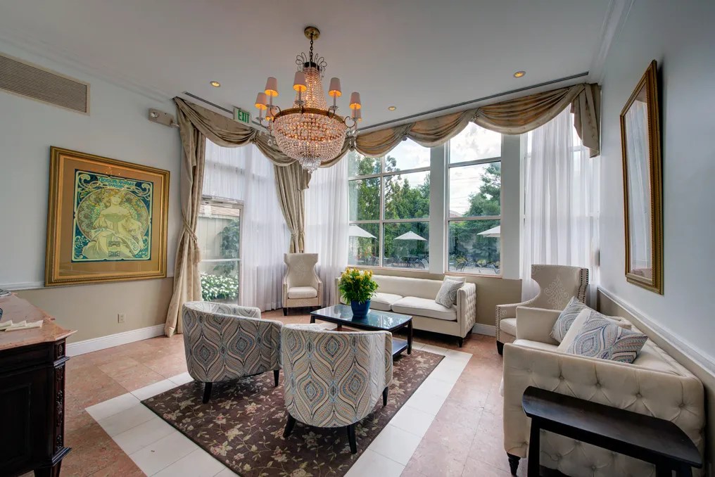 Leonard's Palazzo #22