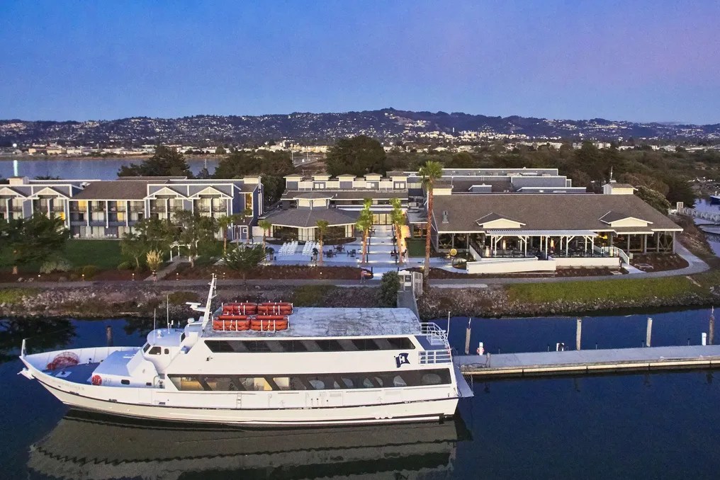 DoubleTree by Hilton Hotel Berkeley Marina #10