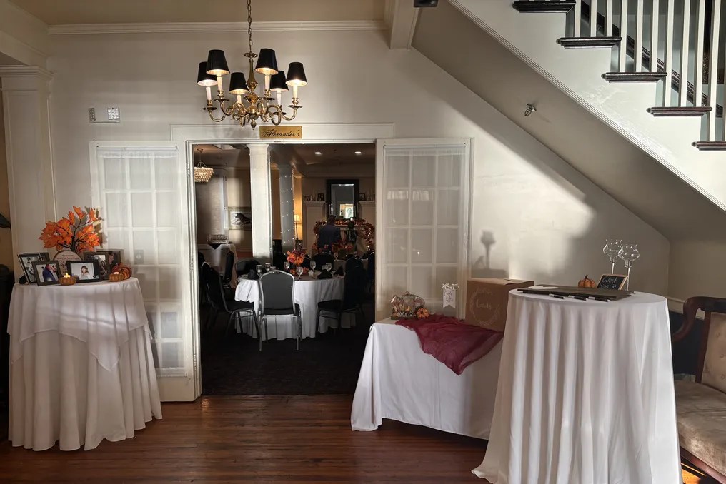 Lakeside Inn #14
