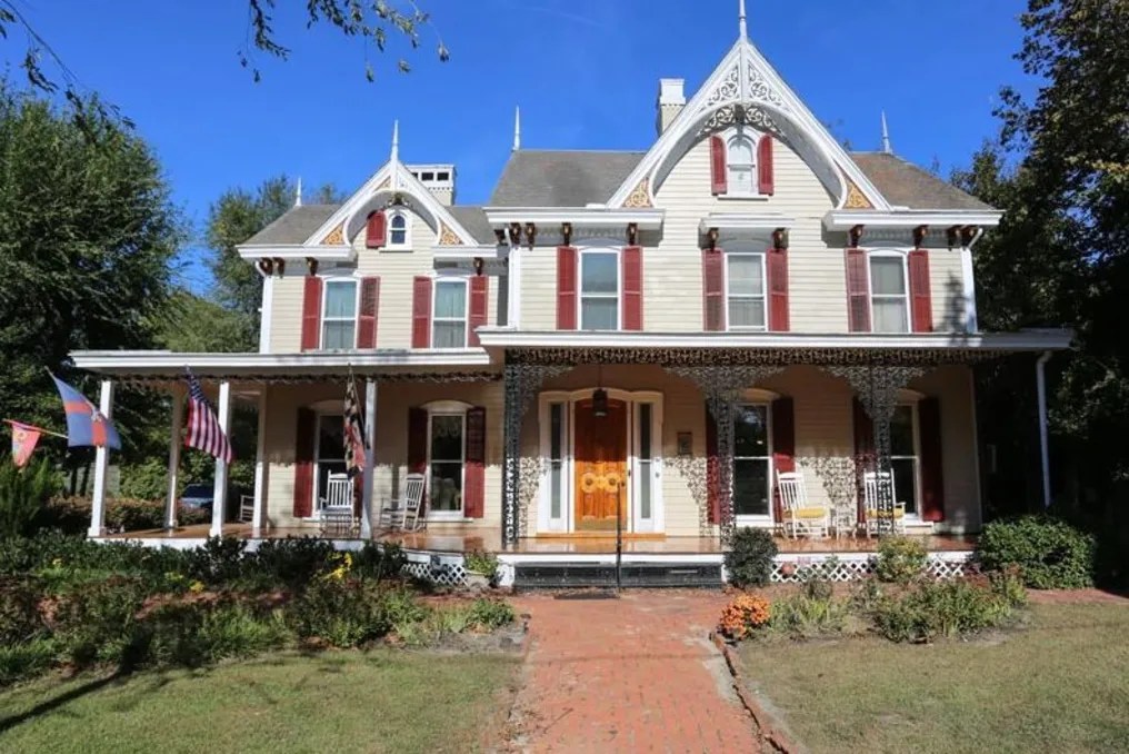 River House Inn #1