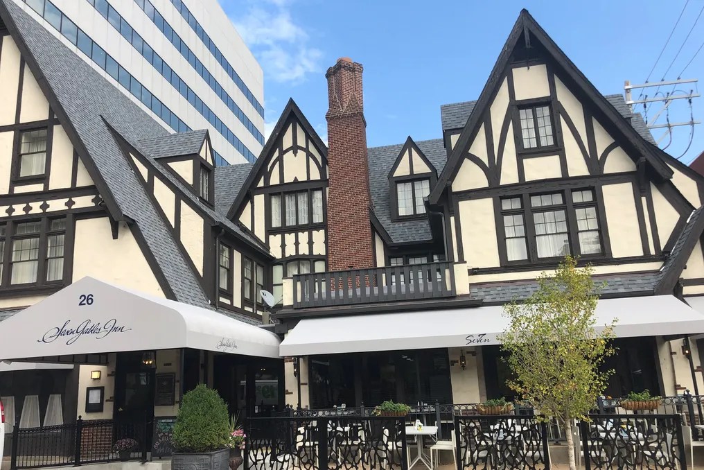Seven Gables Inn #14
