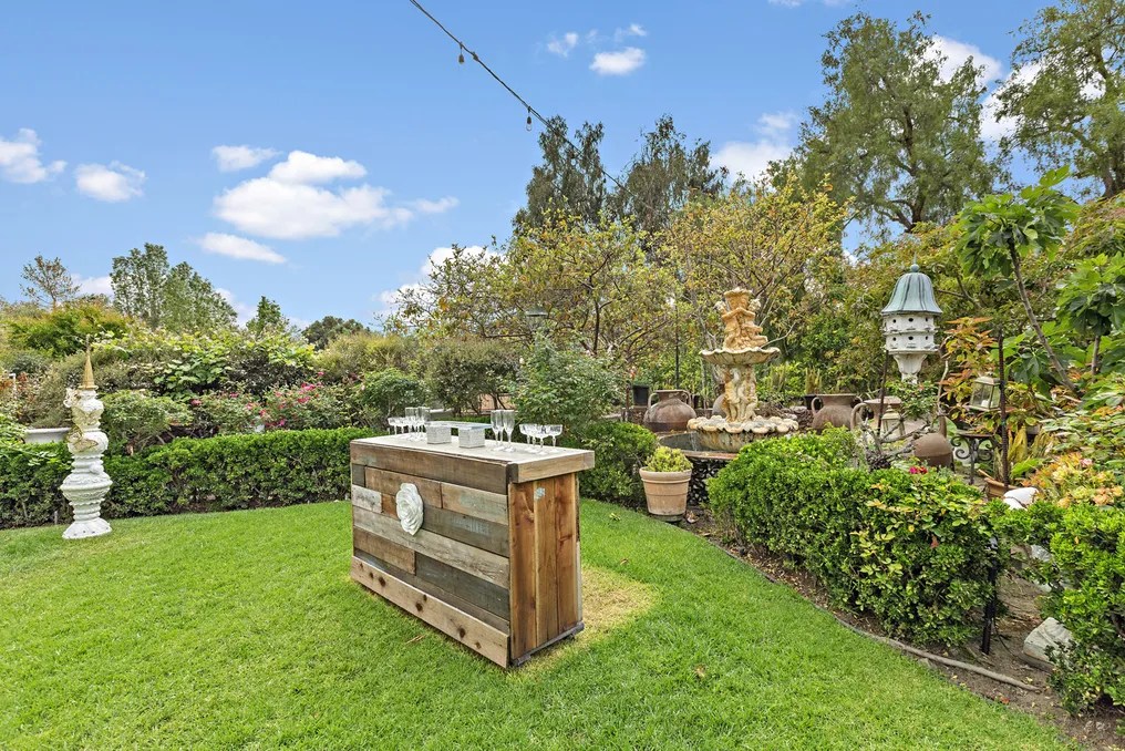 The Tea House on Los Rios #38
