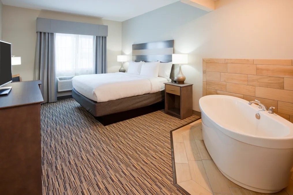 Little Crow Resort - NEW MN Venue! #6