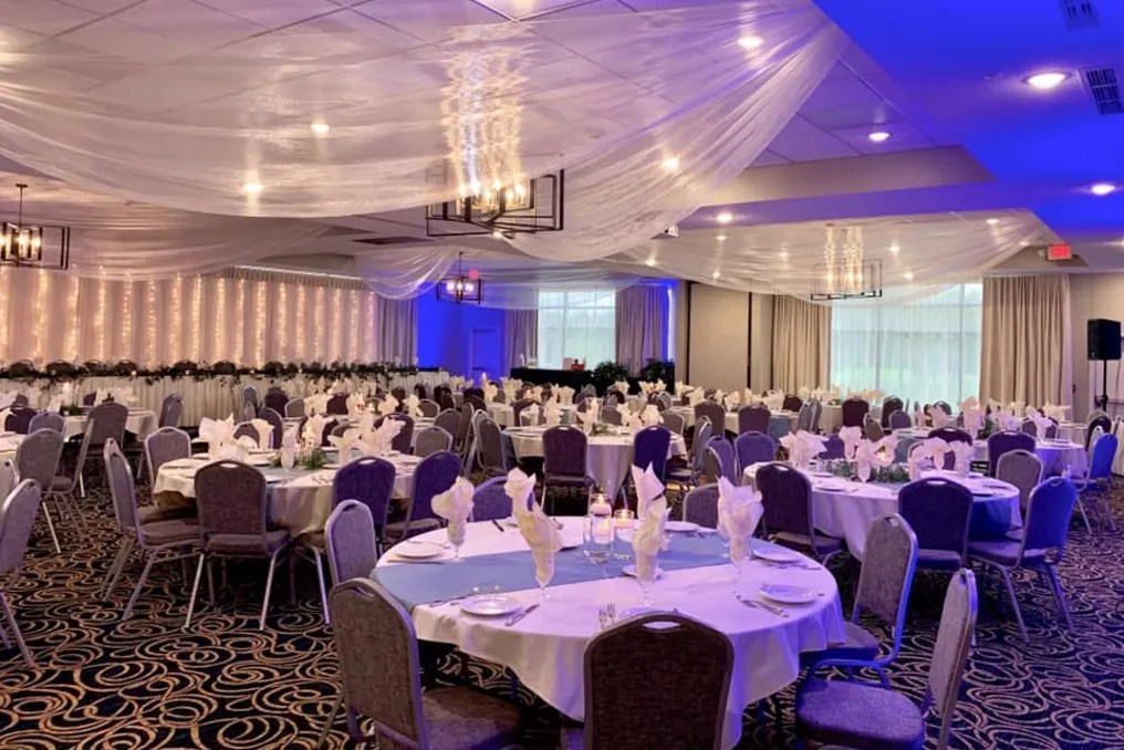 Little Crow Resort - NEW MN Venue! #12