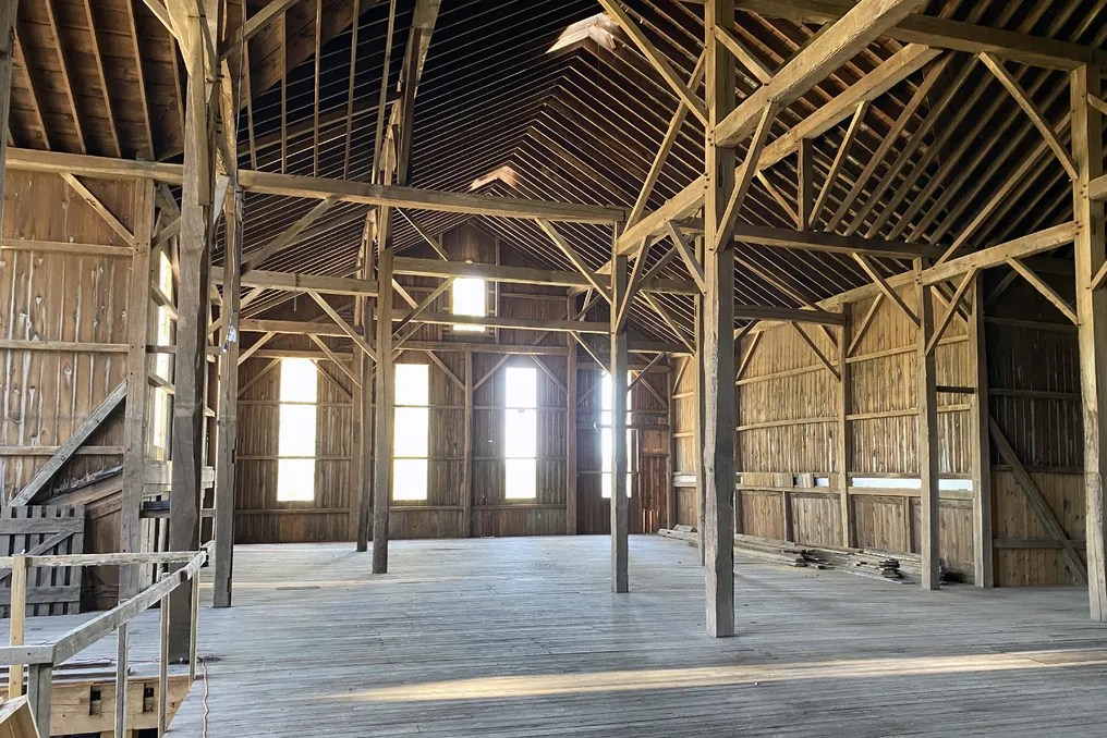 The Bicentennial Barn #99
