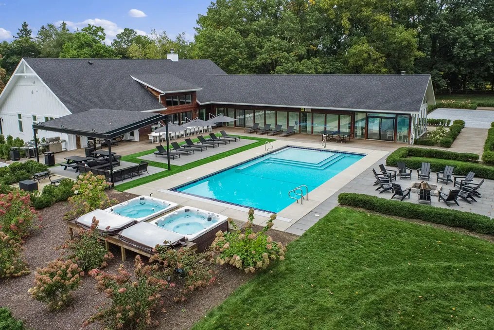 Apple Blossom Resort #1