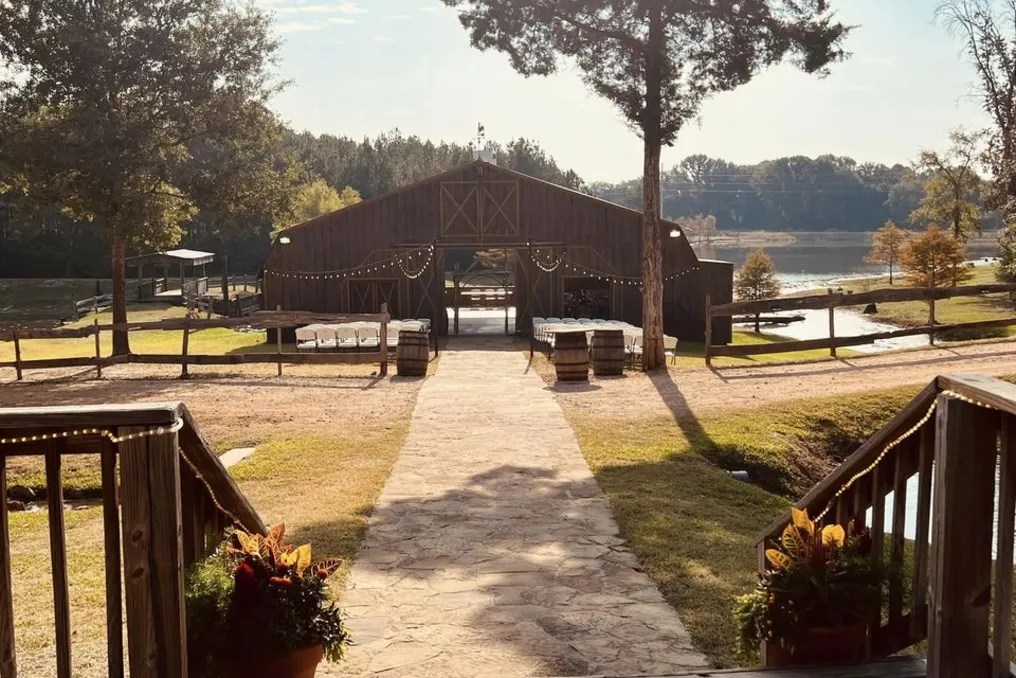 The Farmhouse Retreat Weddings #1
