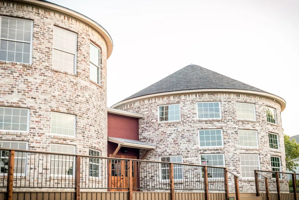 Rustic Grace Estate #27