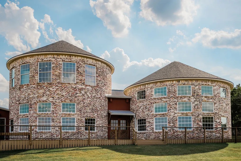 Rustic Grace Estate #31