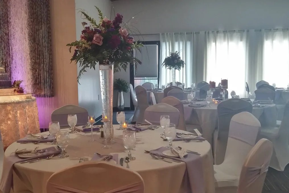 The Sunset Room at the Vista #14