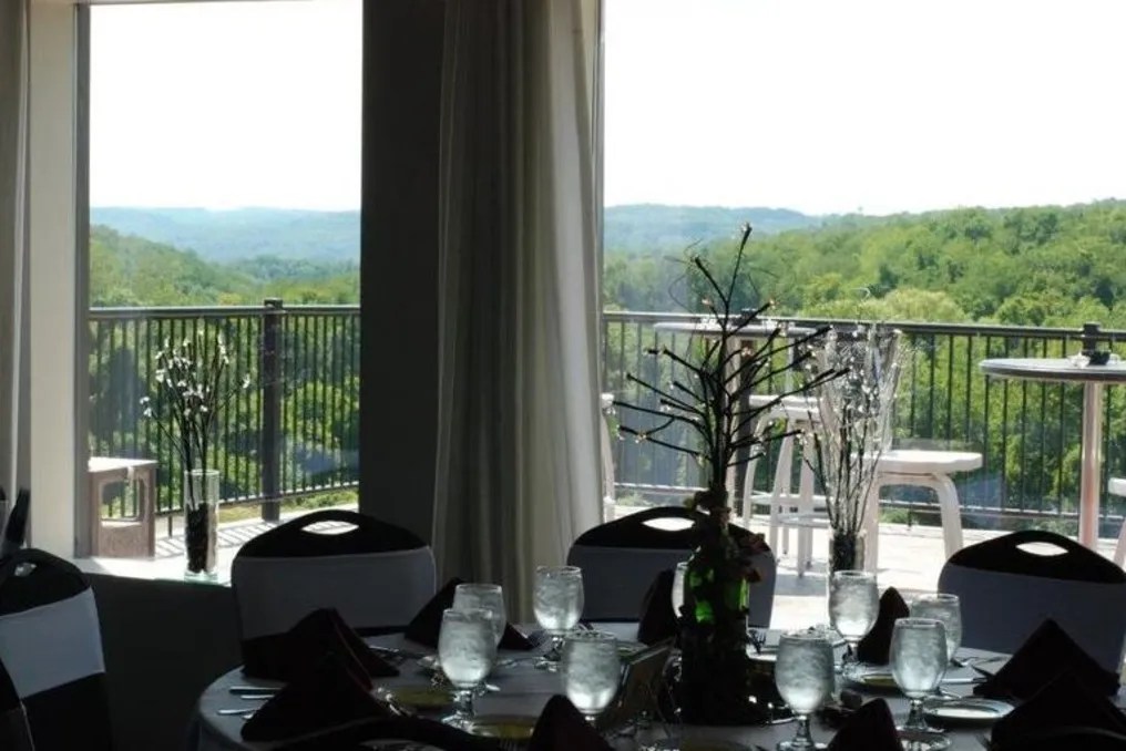 The Sunset Room at the Vista #28
