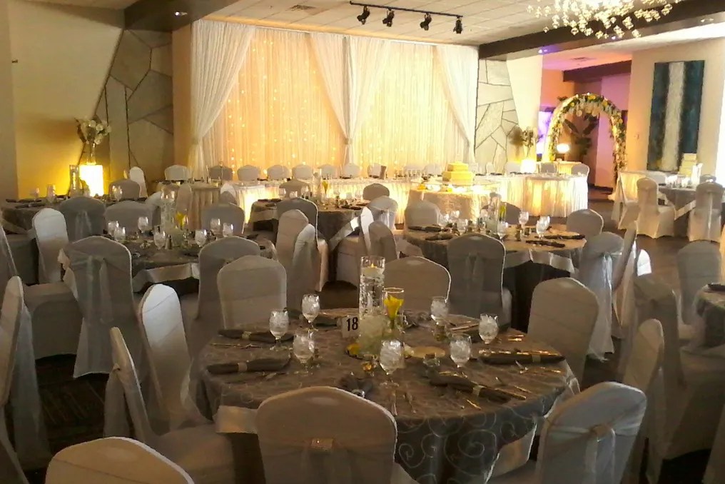 The Sunset Room at the Vista #39