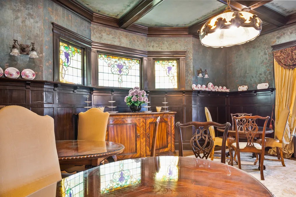 The Burnett Mansion #17