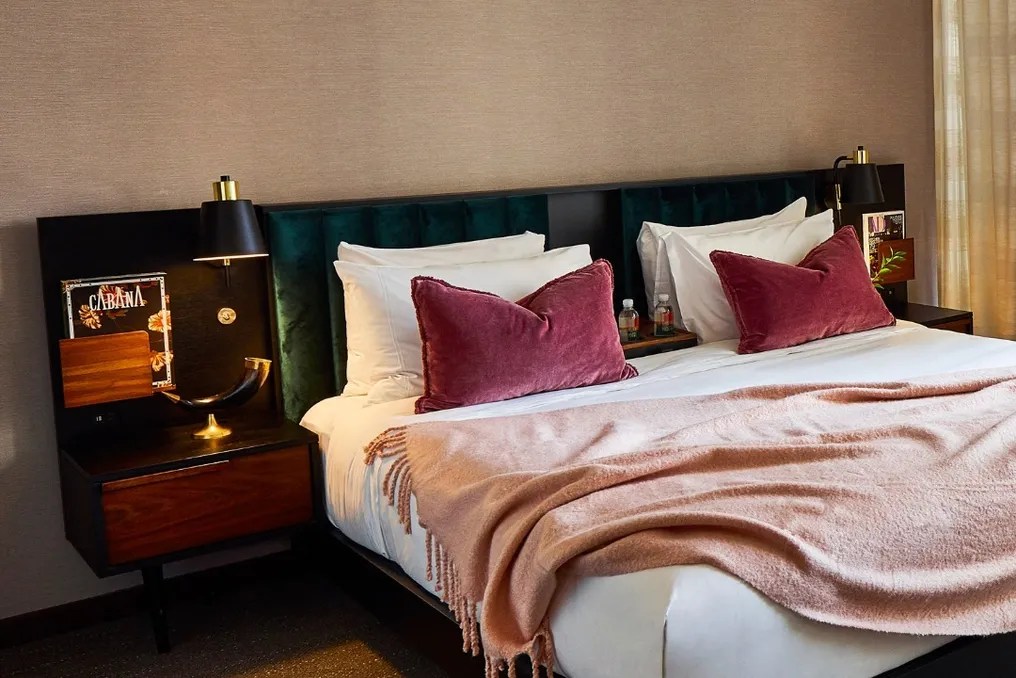 Fairlane Hotel #12
