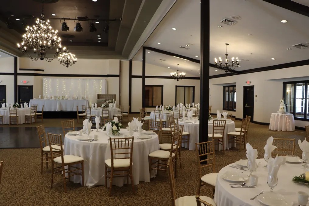 The Milana Ballroom at the Amish Door Village #6