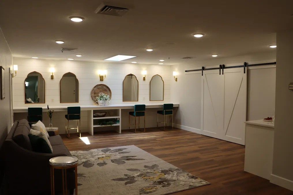The Milana Ballroom at the Amish Door Village #10