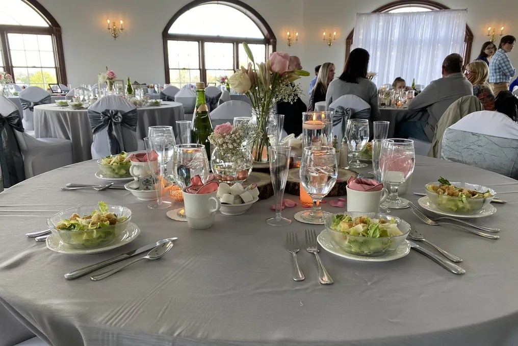 The Milana Ballroom at the Amish Door Village #13