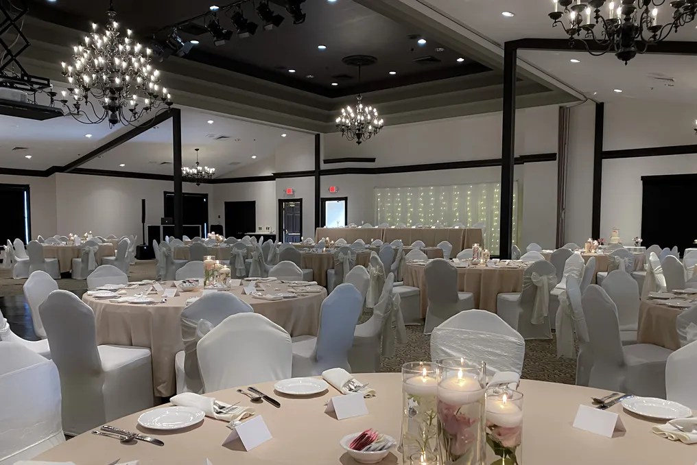 The Milana Ballroom at the Amish Door Village #19